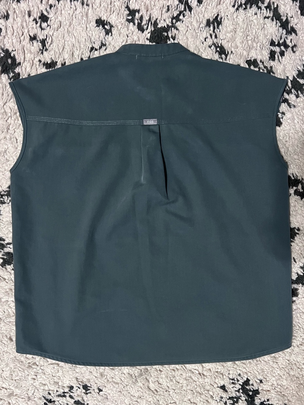 FIGS Rafaela Oversized Scrub Top Moss Green Womens Sleeveless Uniform Size Small - Picture 4 of 4